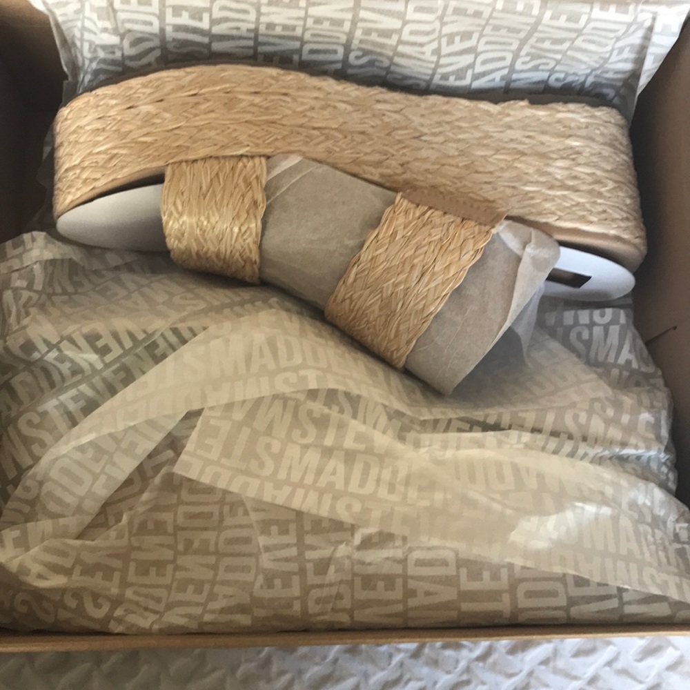 SOLD! Steve Madden Jolted Wedge Sandal - Picture 8 of 15